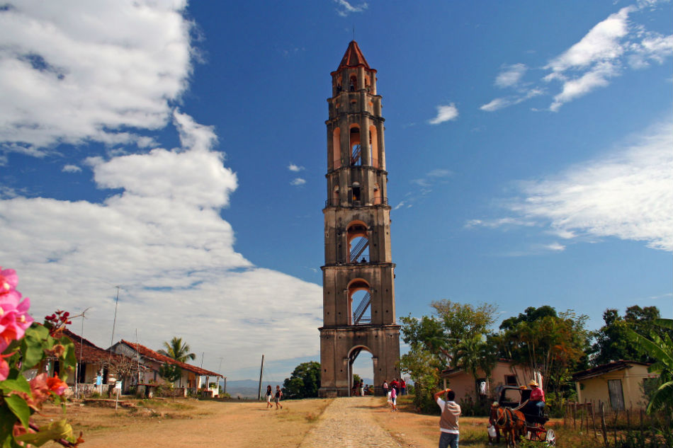 Torre de Manaca Iznaga: Un viaje al pasado con vistas espectaculares y sabor auténtico